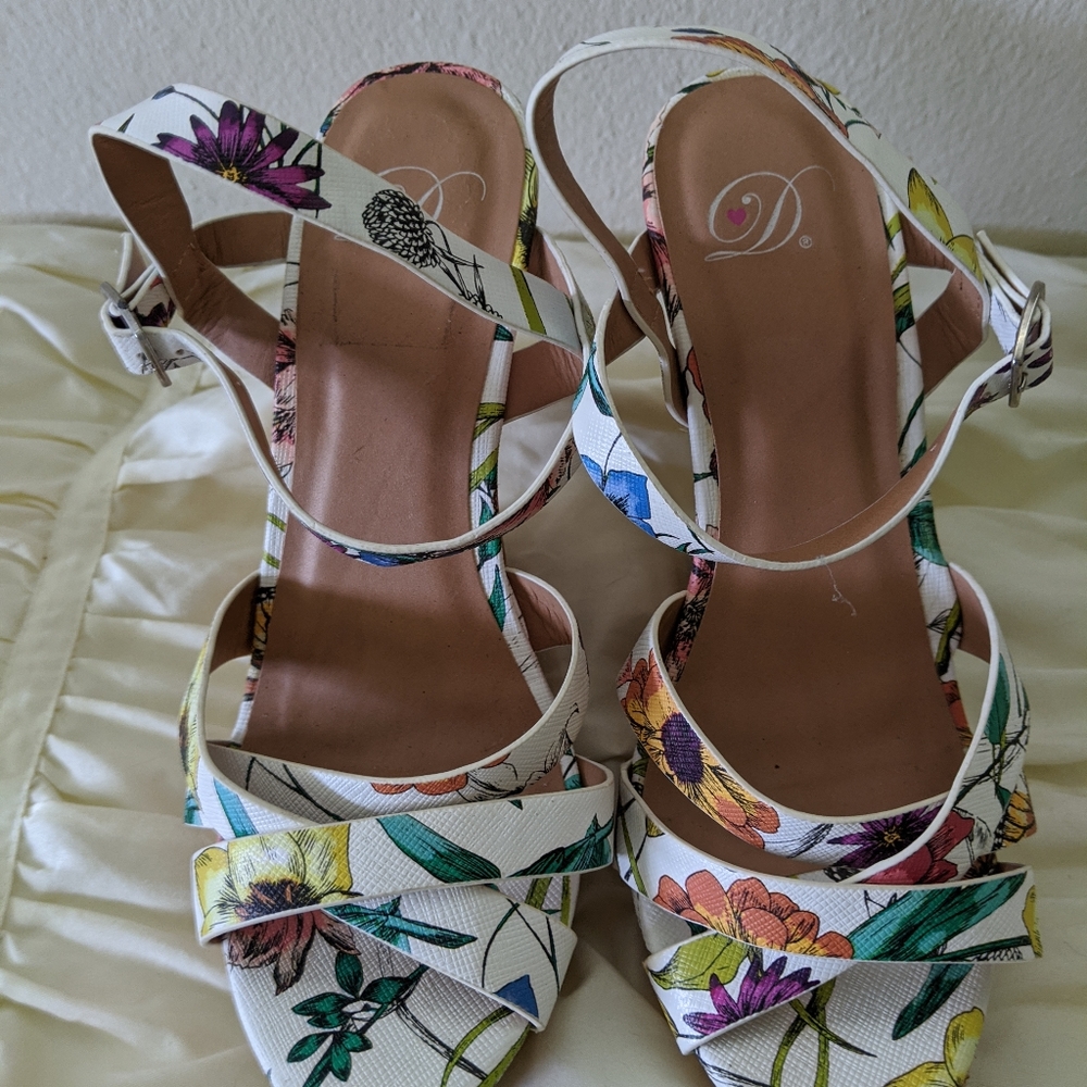 Strappy floral wedge heels size 8.5